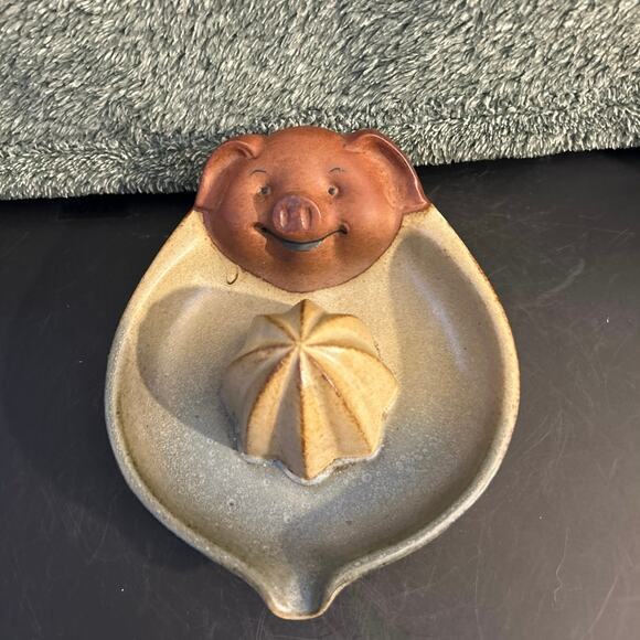1970s Pig Citrus Press UCTCI Stoneware Farmhouse Decor Collectible Pottery - Picture 1 of 7
